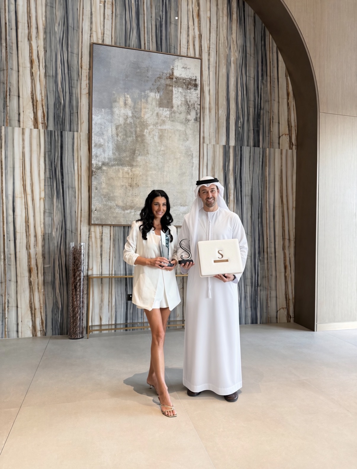 Tým Zafira Real Estate přebírá ocenění Sobha Global Partner Award 2025